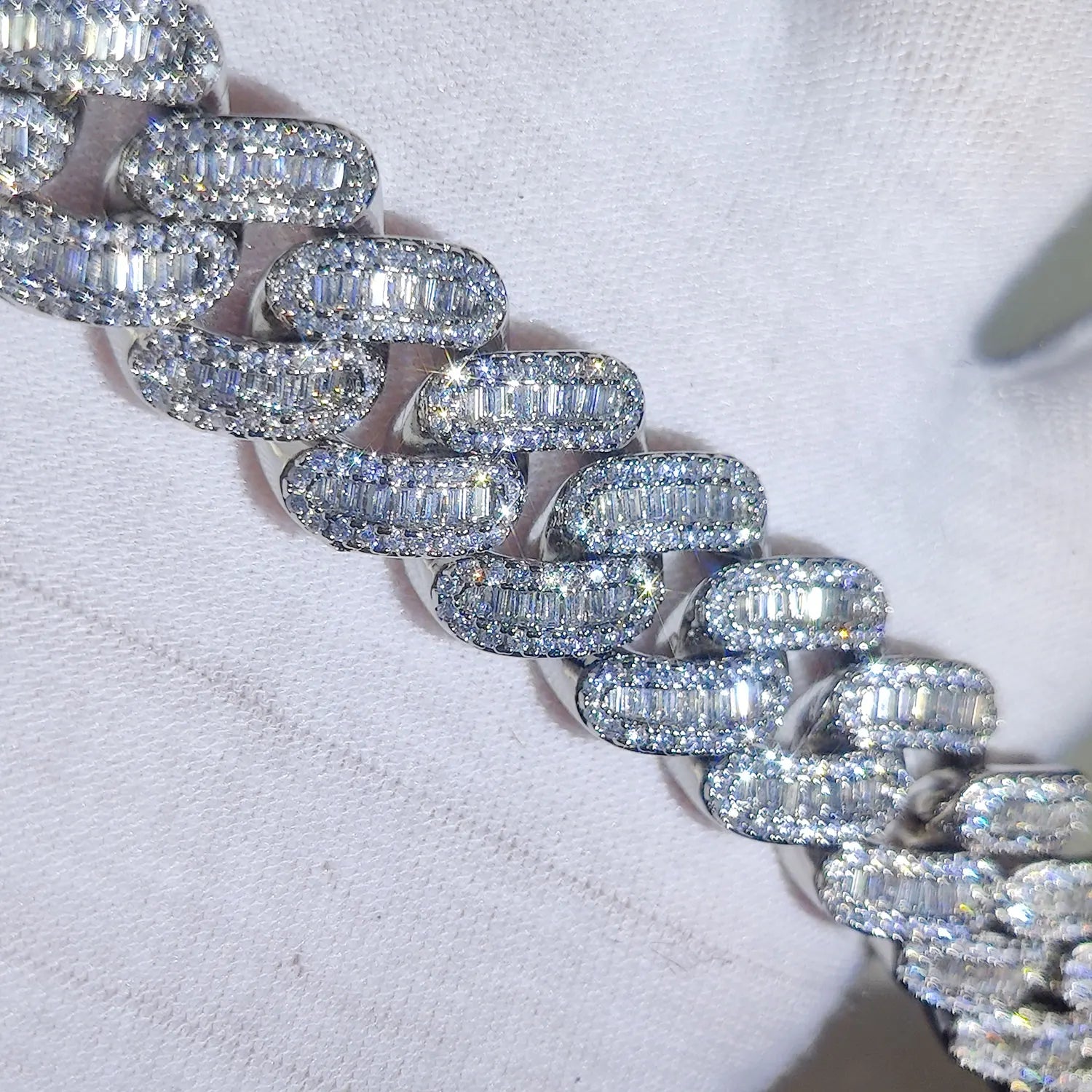 FrostKingz Iced Cuban Link Chain